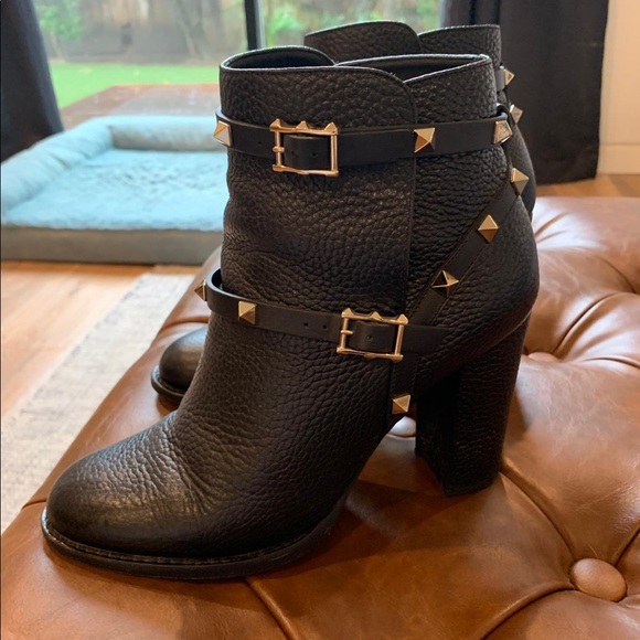 valentino garavani rockstud ankle boots